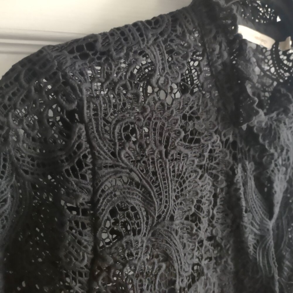 Soft Surroundings black crochet lace shirt - button front shirt - EUC - size M